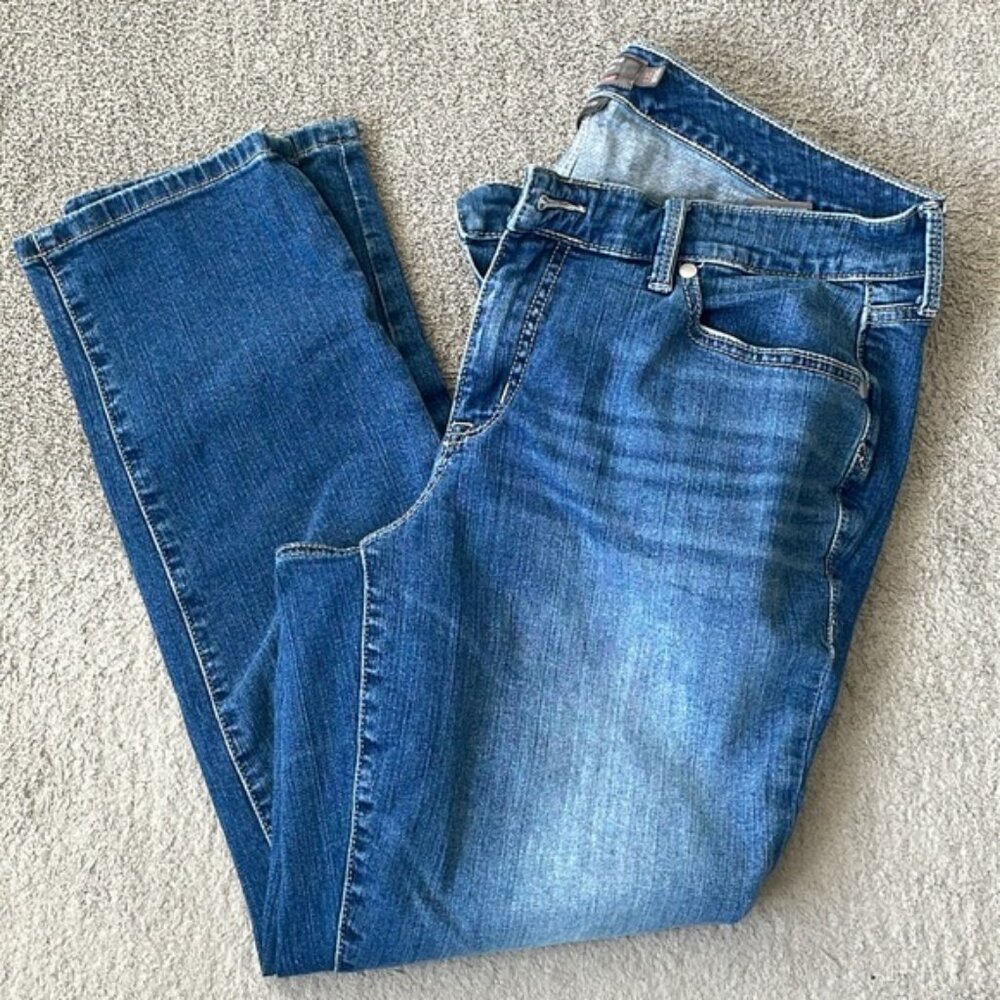 VGC Torrid Boyfriend Straight Jeans - Medium Wash - Size 12S - Picture 3 of 4